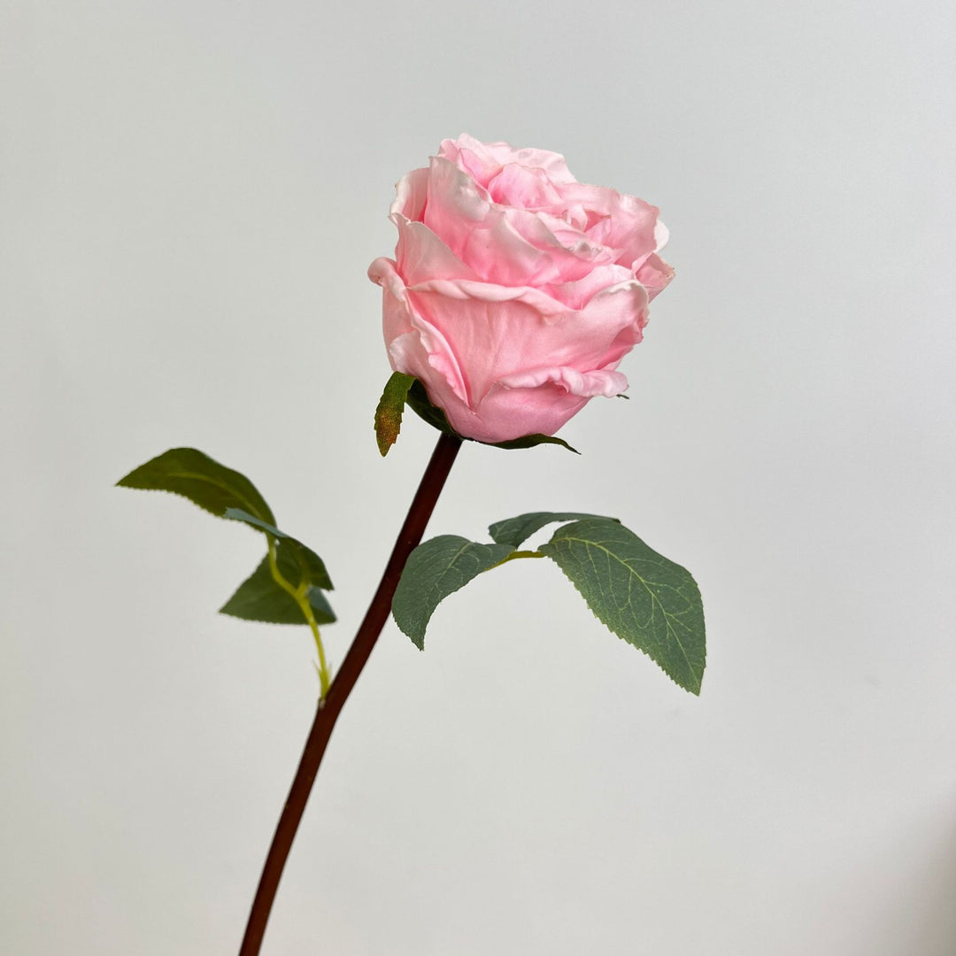 Natural Looking Floral Decor