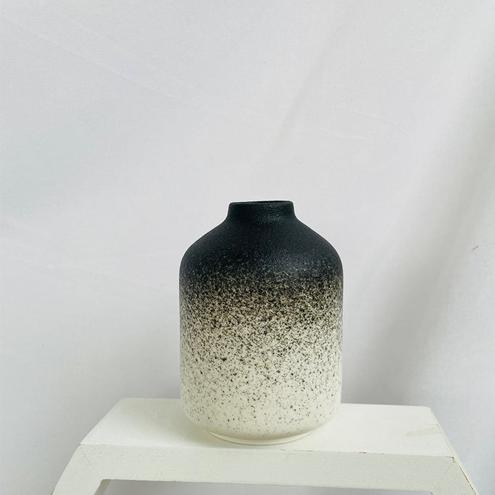 Modern Textured Ceramic Vase Kalsten