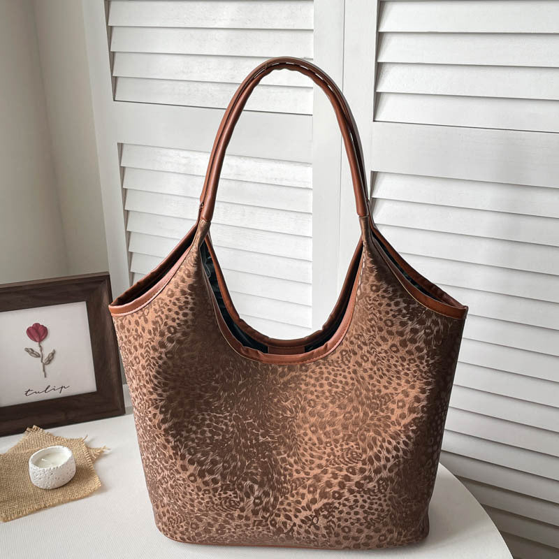 Spacious Leopard Print Shoulder Tote