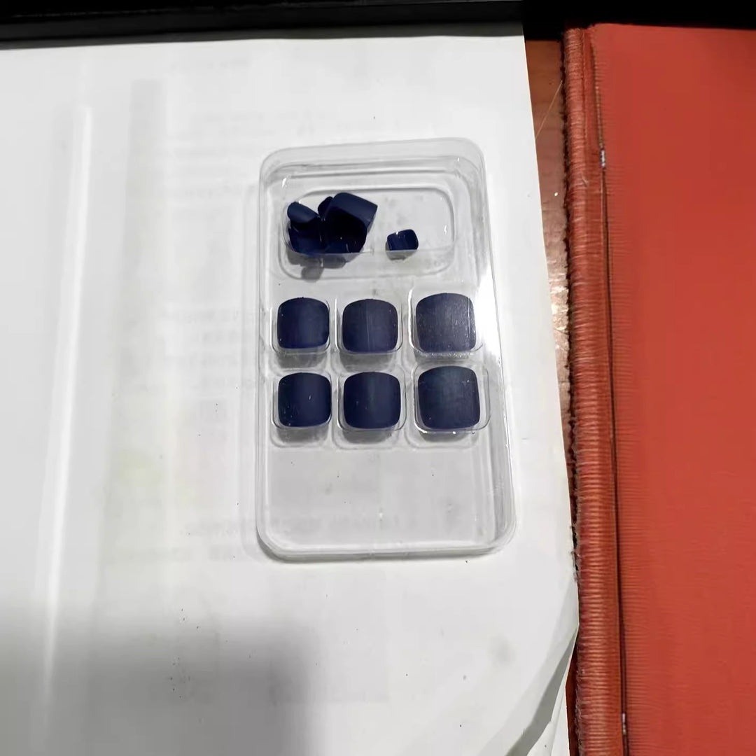 Smooth Matte Press-On Nail Set Kalsten