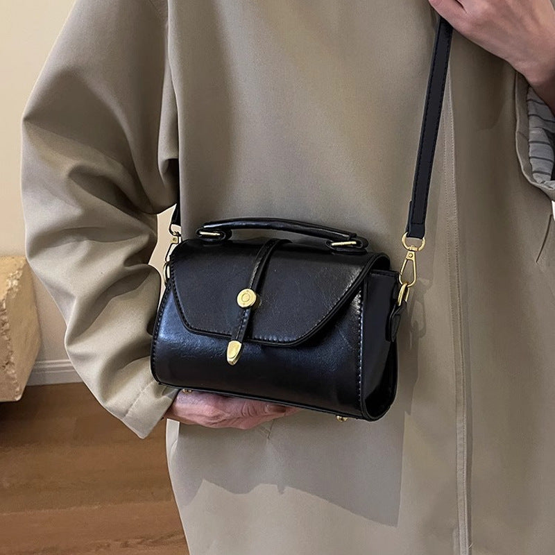 Chic Leather Crossbody Kalsten