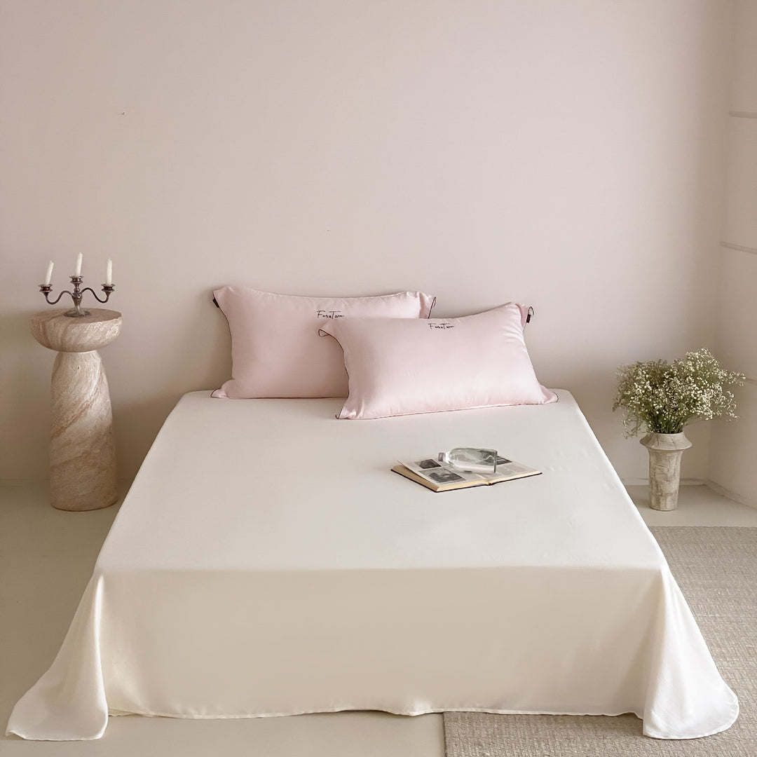 Luxurious cotton satin bedding set with embroidery and contrast piping