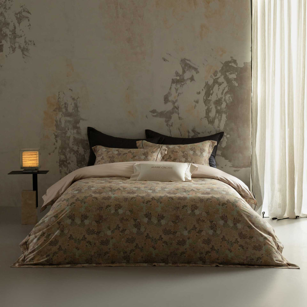 Bed linen set with subtle leaf and feather jacquard made of cotton percale