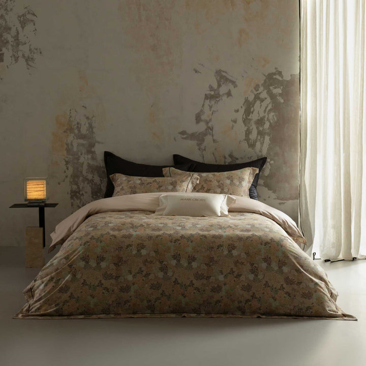 Bed linen set with subtle leaf and feather jacquard made of cotton percale