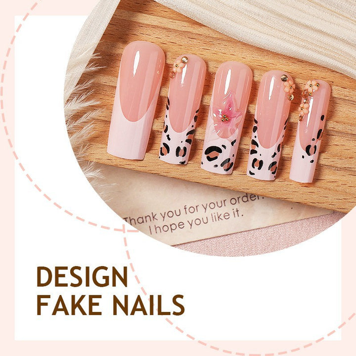 Artificial nail set with trendy animal and glitter designs Kalsten
