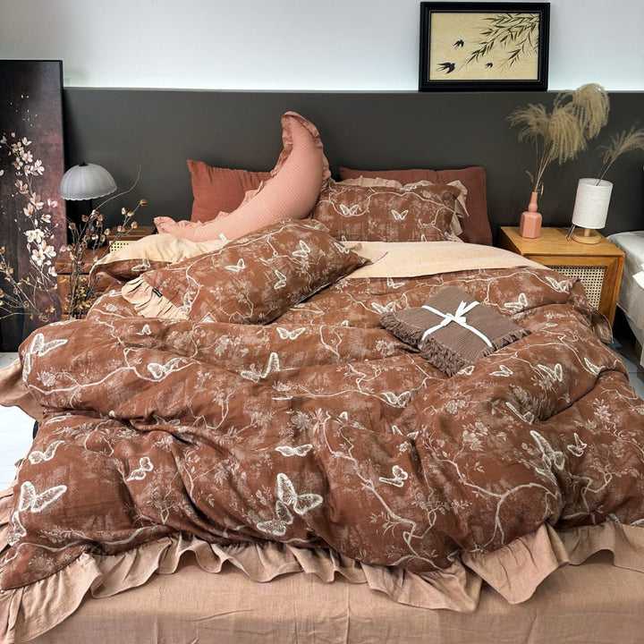 Bedding set with butterfly motif and ruffle edge in linen look