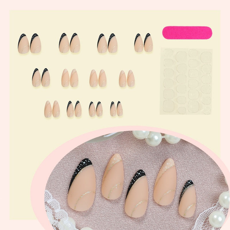 Nail set with elegant gold and silver accents Kalsten