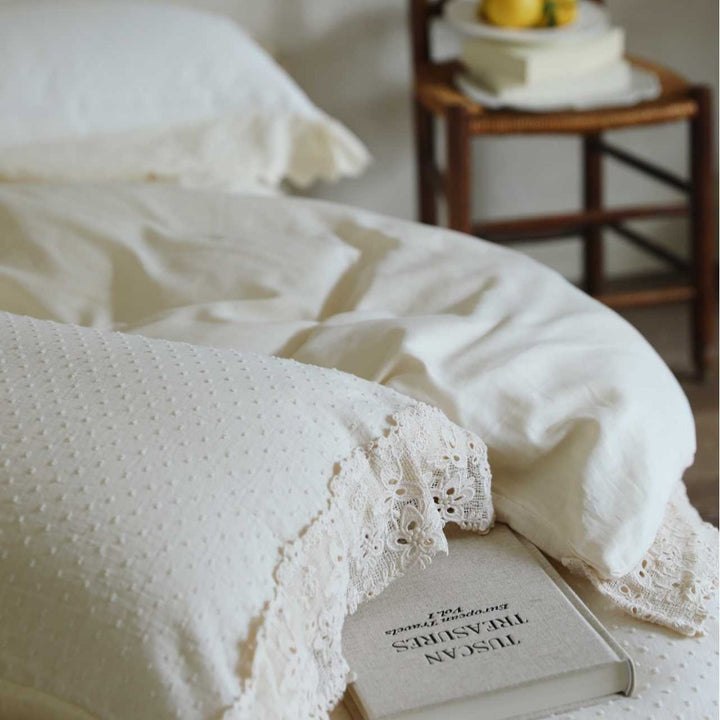 Quilted cotton piqué duvet cover set with handcrafted lace edge