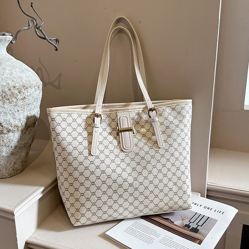 Elegant Leopard Print Tote Bag