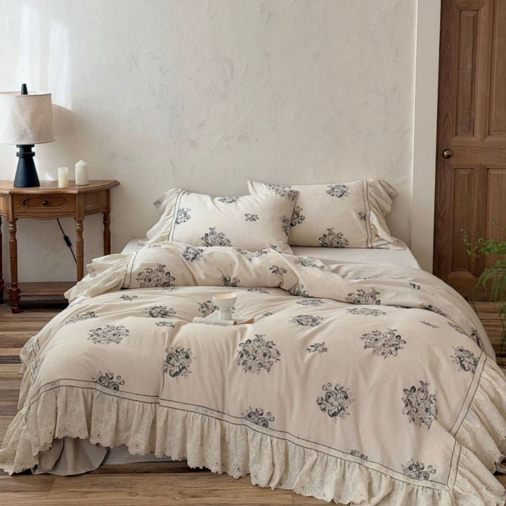 Vintage Roses Bedding Set Made of Cotton-Linen with Ruffle and Lace