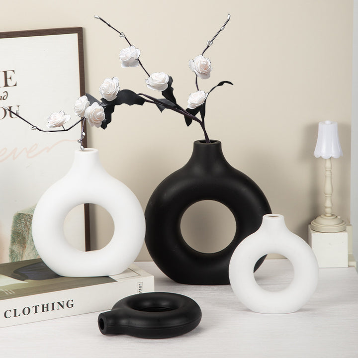 Modern Abstract Decorative Vase Kalsten