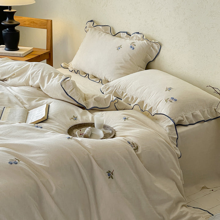 Reversible duvet cover set