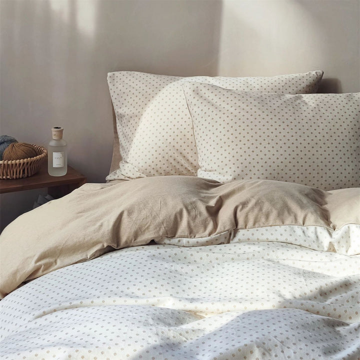 Bedding set made of cotton with fine polka dot pattern