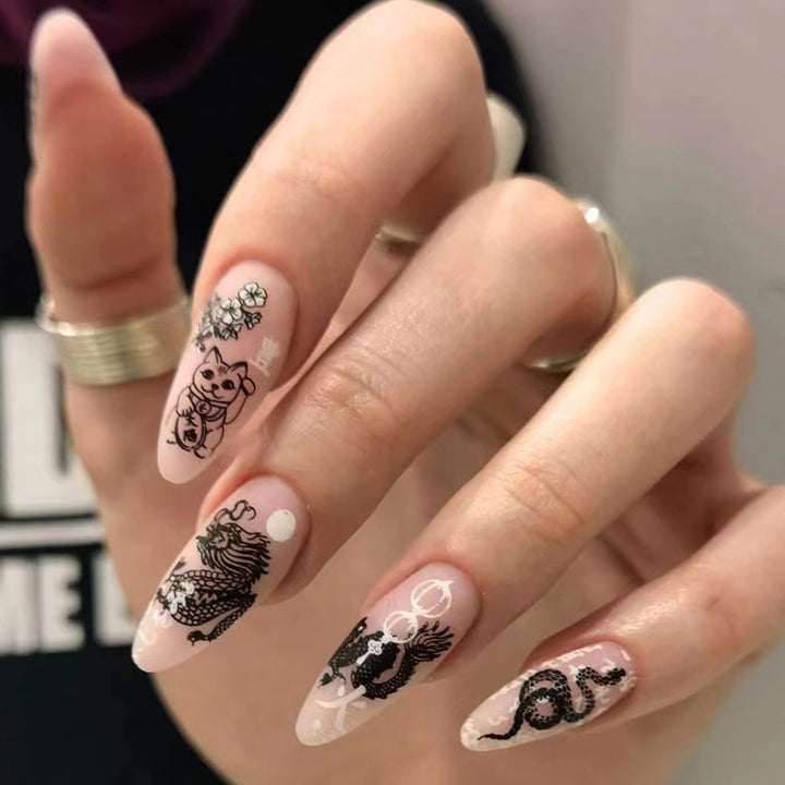 Artistic nail designs with animal motifs Kalsten
