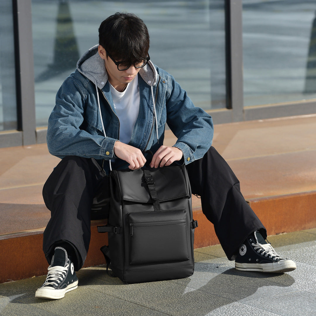 Durable backpack with functional design and many compartments Kalsten