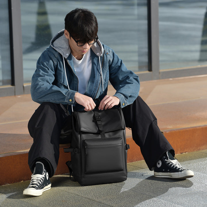 Durable backpack with functional design and many compartments Kalsten