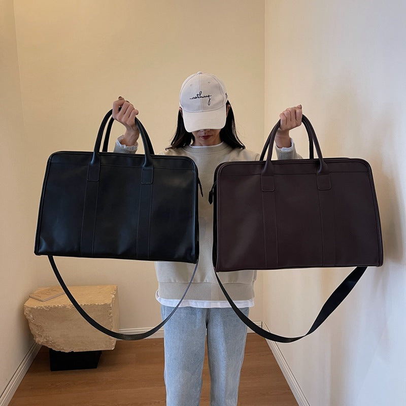 Sleek Elegant Leather Travel Bag Kalsten