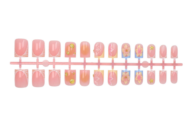 Nail art set with floral accents and elegant shine Kalsten