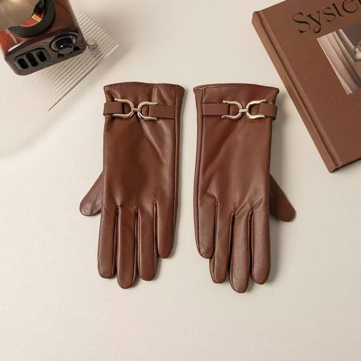Elegant Leather Gloves with Chain Detail Kalsten