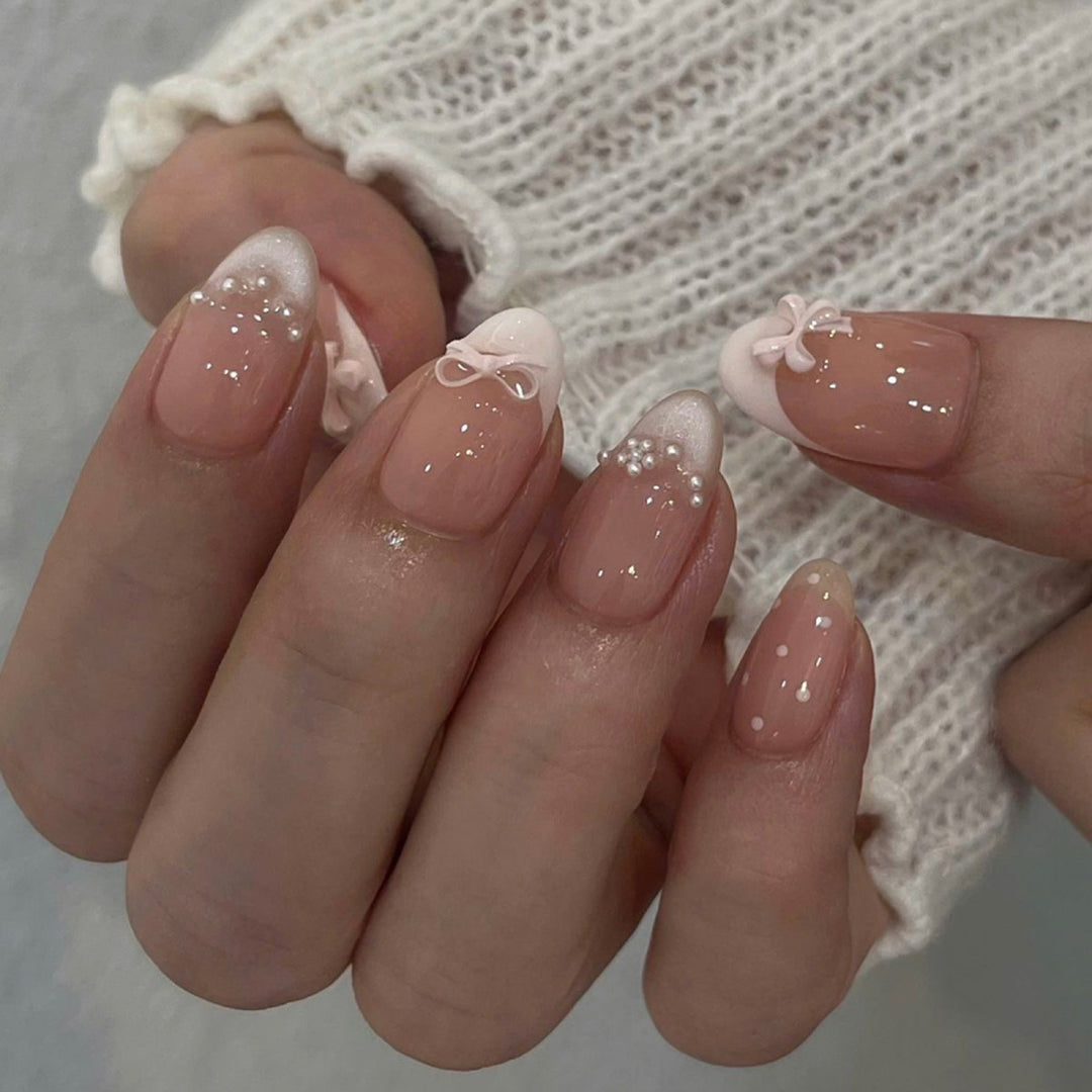 Artful stiletto nails with glitter accents Kalsten