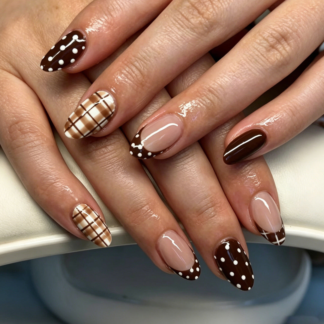 Decorative Press-On Nail Art Set with Artistic Patterns