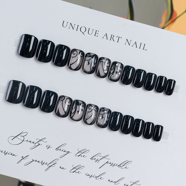 Glamorous Press-On Nail Art Set with Unique Floral Design
