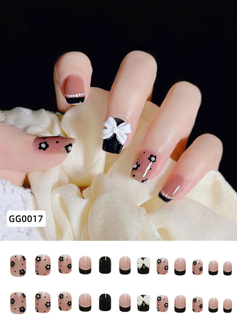 Decorative Floral Press-On Nail Set