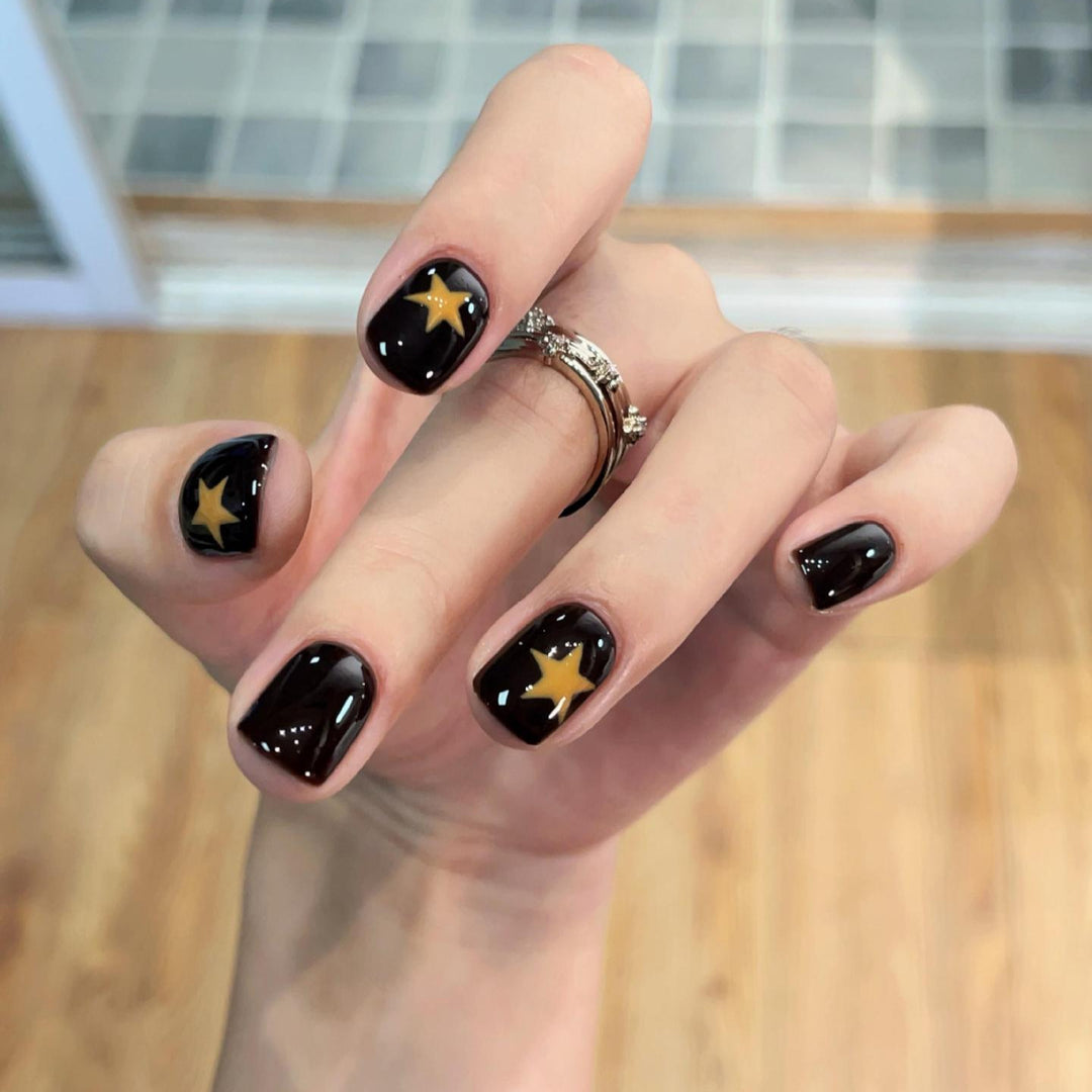 Artistic Star-Themed Press-On Nail Extensions