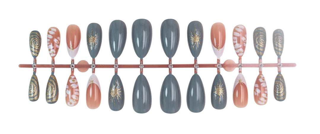 Nail art set with elegant gold accents and creative design Kalsten