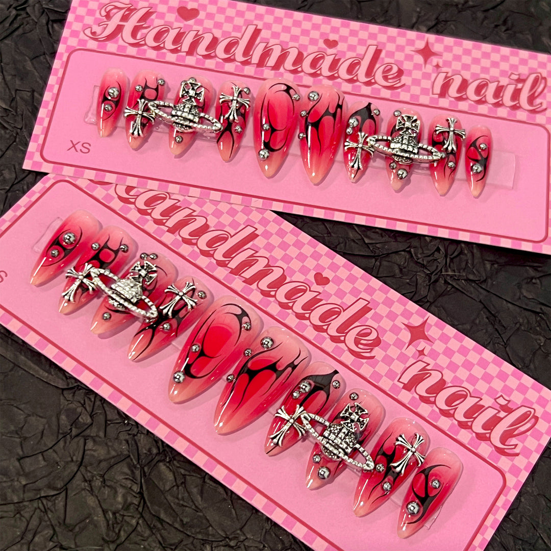 Artistic artificial nails with unique designs and glitter accents Kalsten