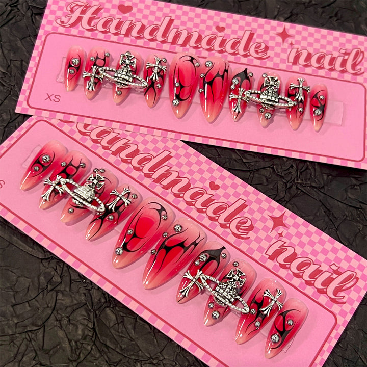 Artistic artificial nails with unique designs and glitter accents Kalsten