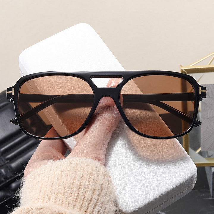 Women’s fashionable glasses with a fine frame and strict contours Kalsten
