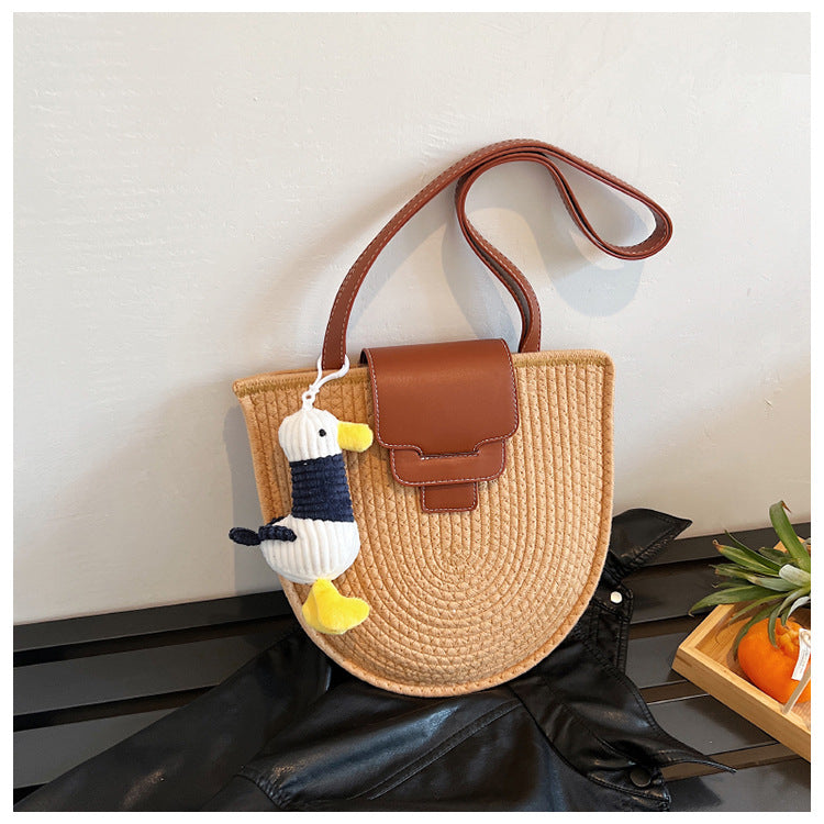 Creative Yarn-Inspired Handbag