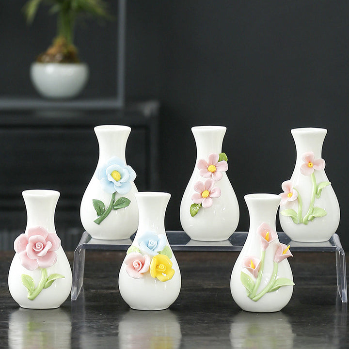 Elegant Floral Themed Ceramic Vase Kalsten