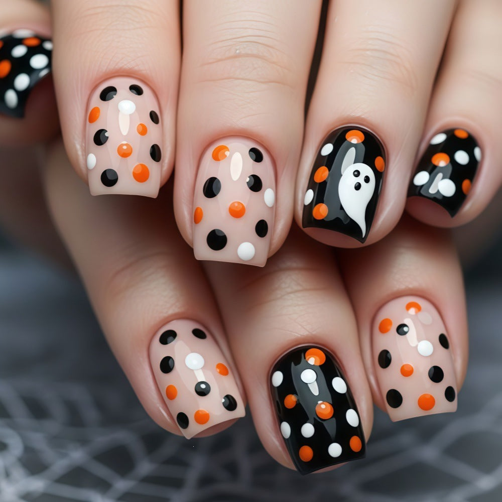 Nail art set with Halloween motif and playful design Kalsten