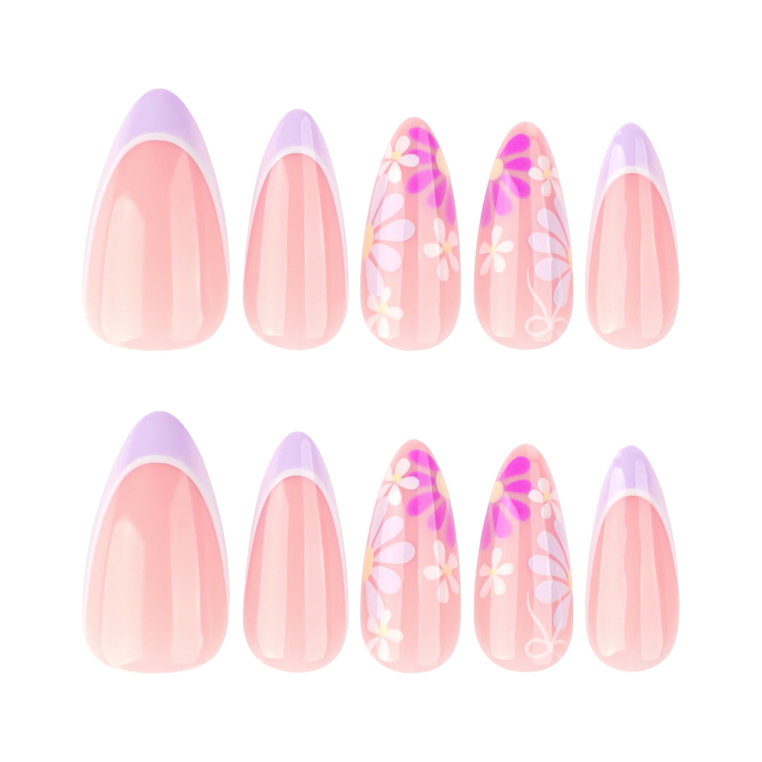Artful nail extensions with floral accents and shine Kalsten