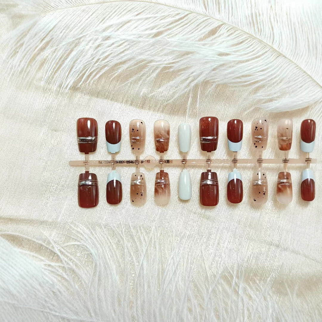 Artificial nails with elegant decorative accents Kalsten