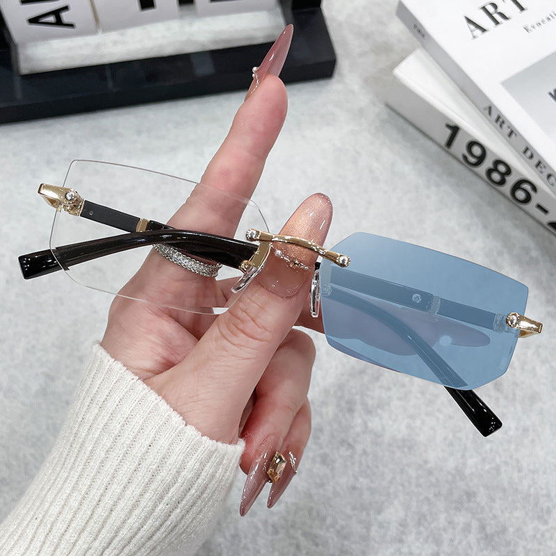 Women's stylish designer glasses with multifunctional lenses Kalsten
