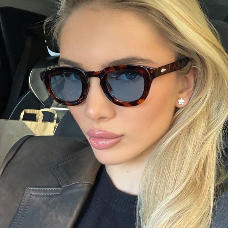 Women's stylish Cat-Eye sunglasses with elegant frame and polarized lenses Kalsten