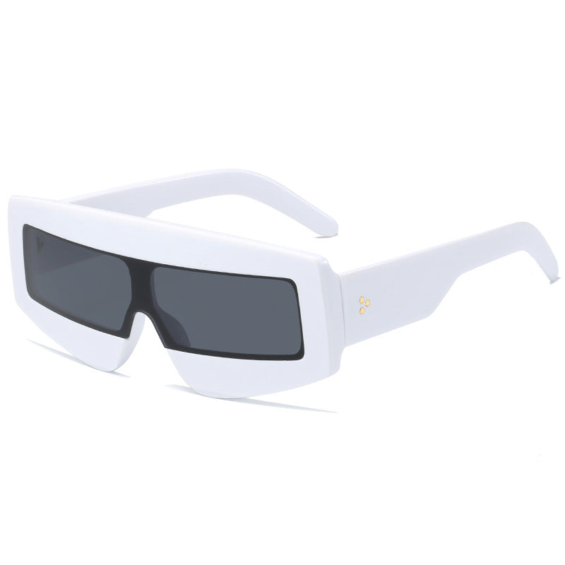 Women futuristic sunglasses in chunky design Kalsten
