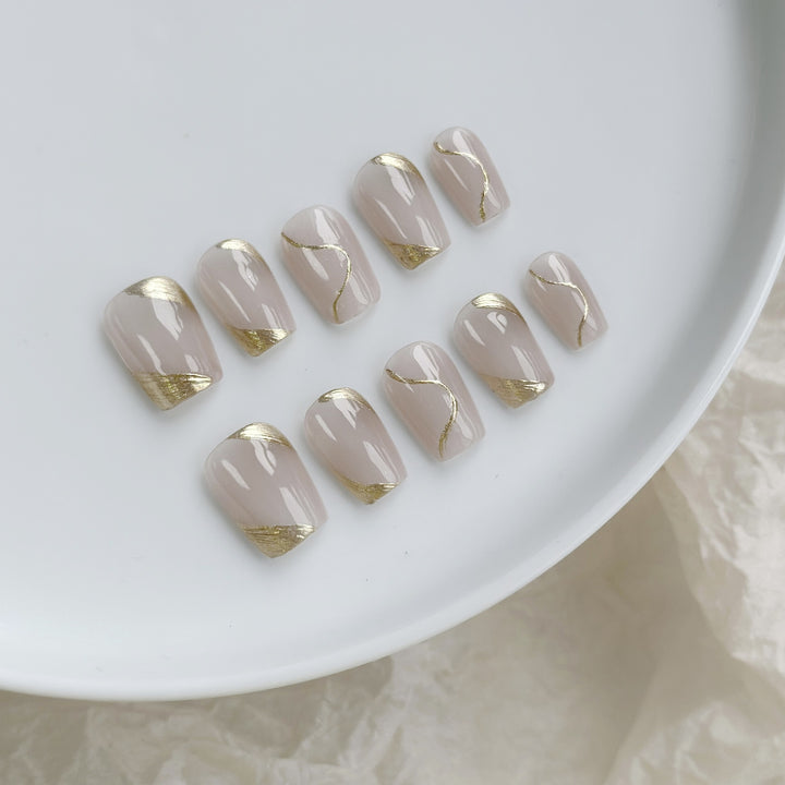Chic Elegant Press-On Nail Art Set with Gold Accents