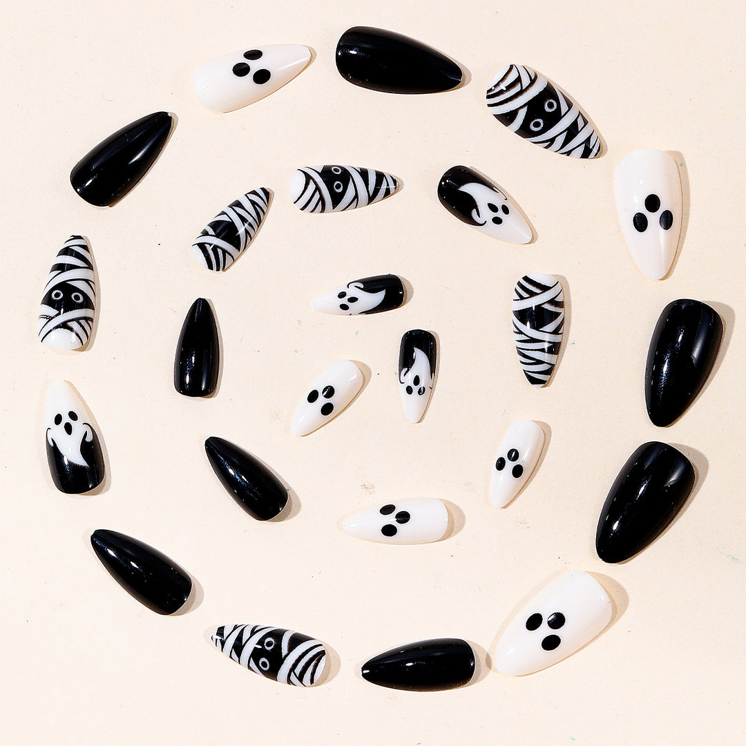 Halloween-Themed Ghost and Mummy Nail Art Kalsten