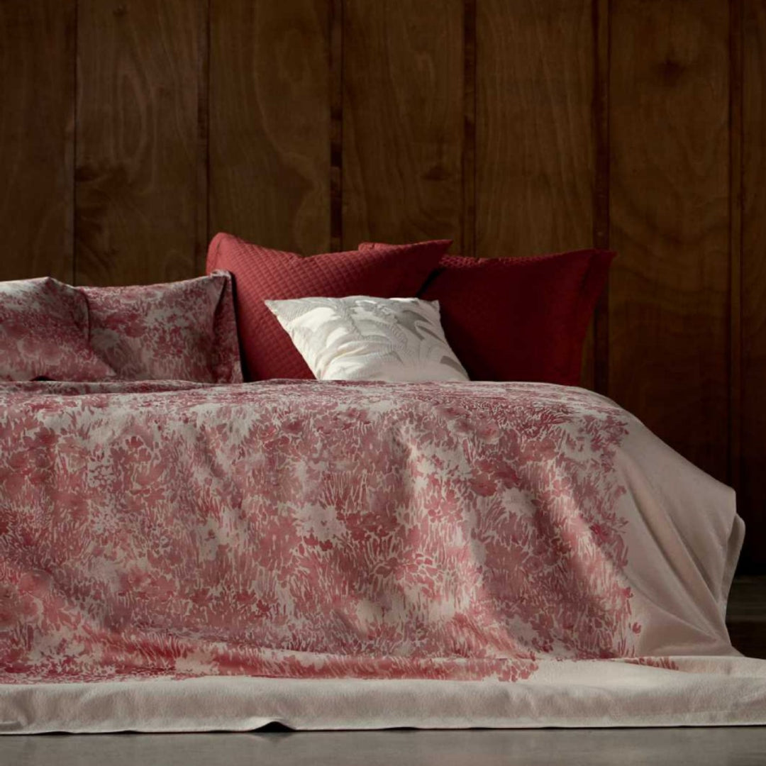 Bedding set made of cotton satin with floral jacquard bedspread and pillowcases