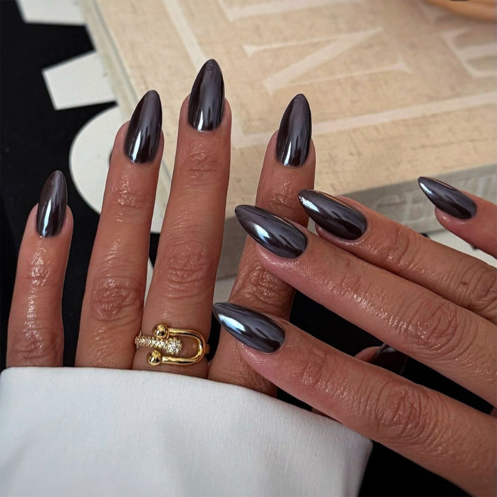 Elegant stiletto nails with reflective finish Kalsten