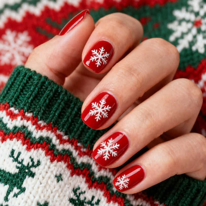 Festive artificial nails with winter snowflake patterns Kalsten