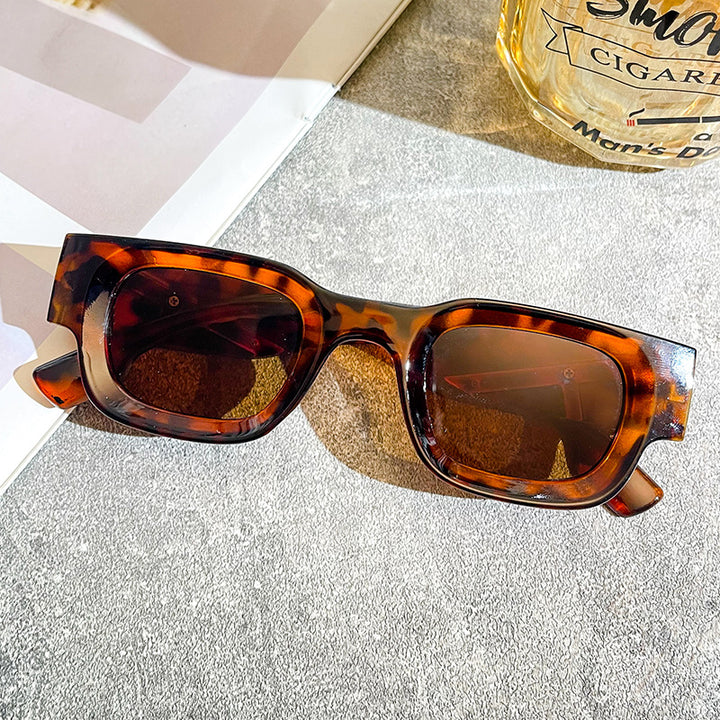 Ladies fashionable sunglasses with a striking design Kalsten