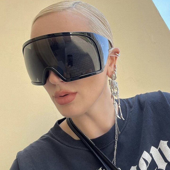 Ladies sporty sunglasses with aerodynamic design Kalsten