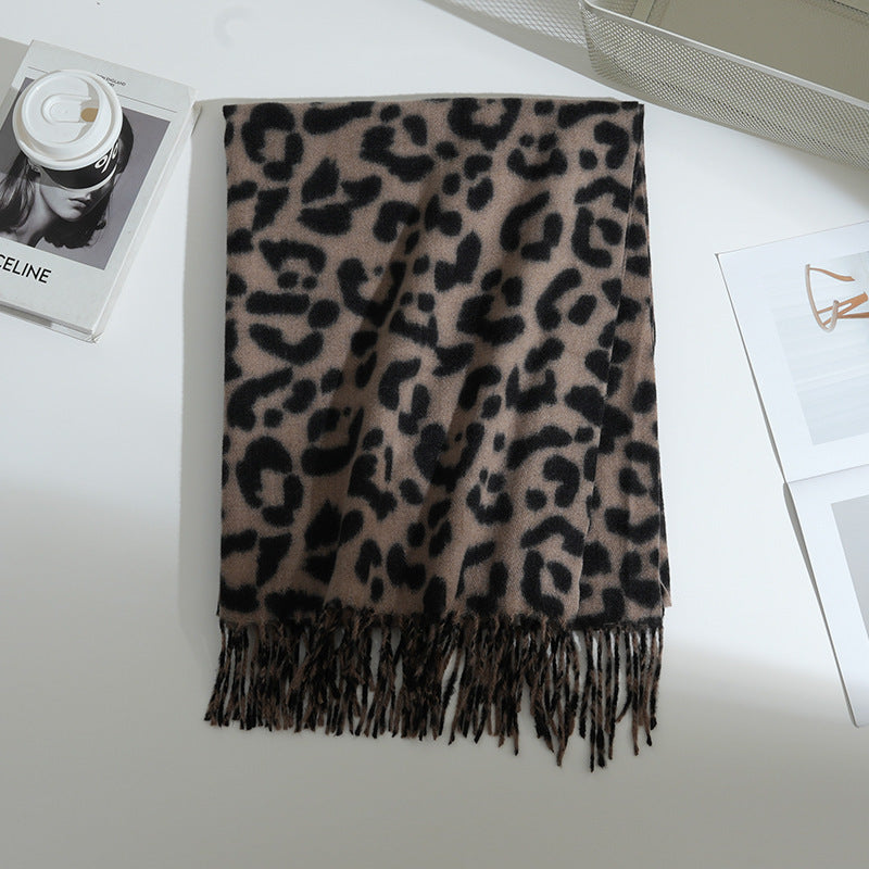 Ladies Elegant and patterned animal scarf with fringes Kalsten