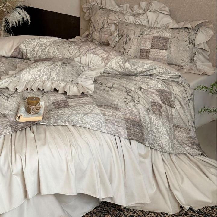 Vintage-Patchwork Bedspread Set with Ruffled Bed Skirt