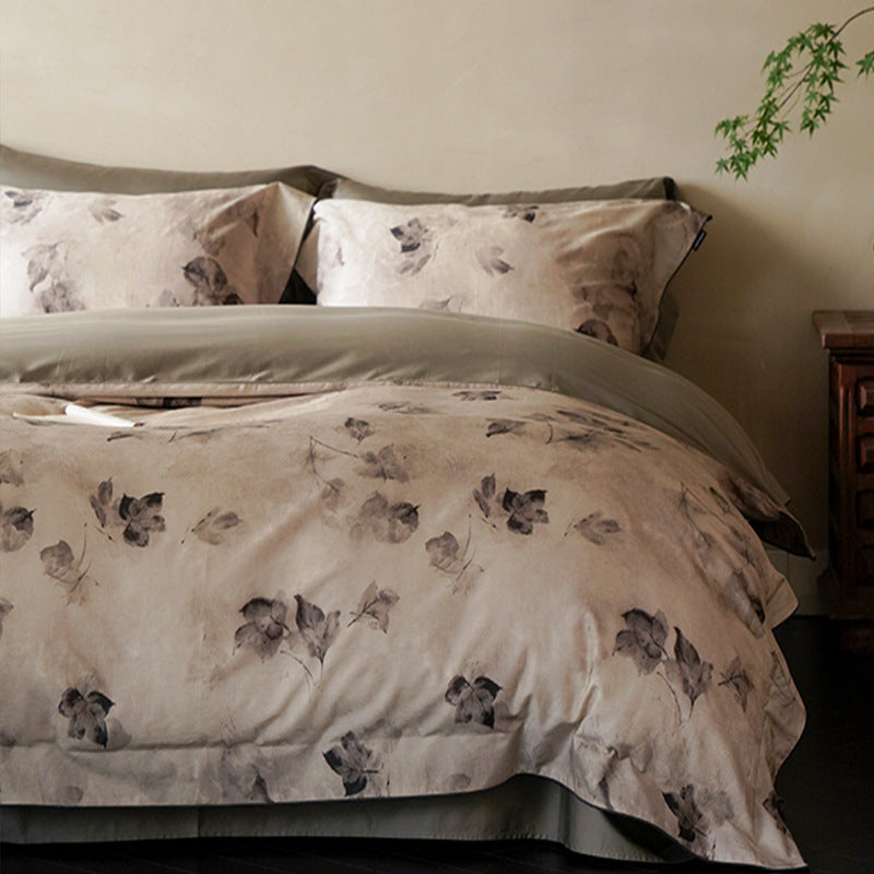Bedding set made of soft satin with floral watercolor print